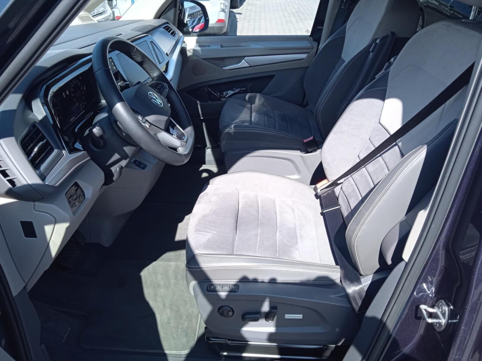 Volkswagen Multivan długi rozstaw osi Life