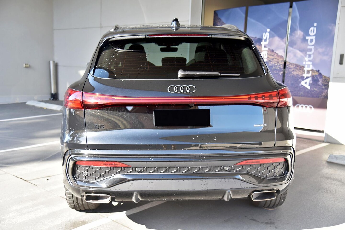 Image about Audi Q5 SUV e-hybrid quattro S tronic