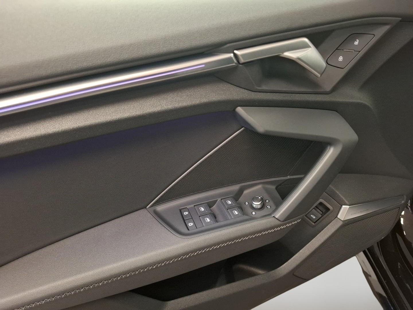Bild über Audi S3 Limousine TFSI quattro S tronic - für weitere Informationen kontaktieren Sie den Audi Partner
