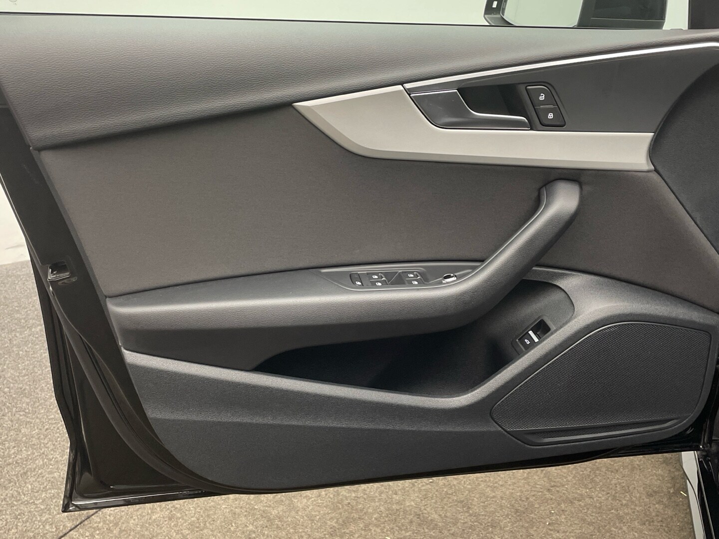 Image about Audi A4 Avant S line 35 TFSI S tronic