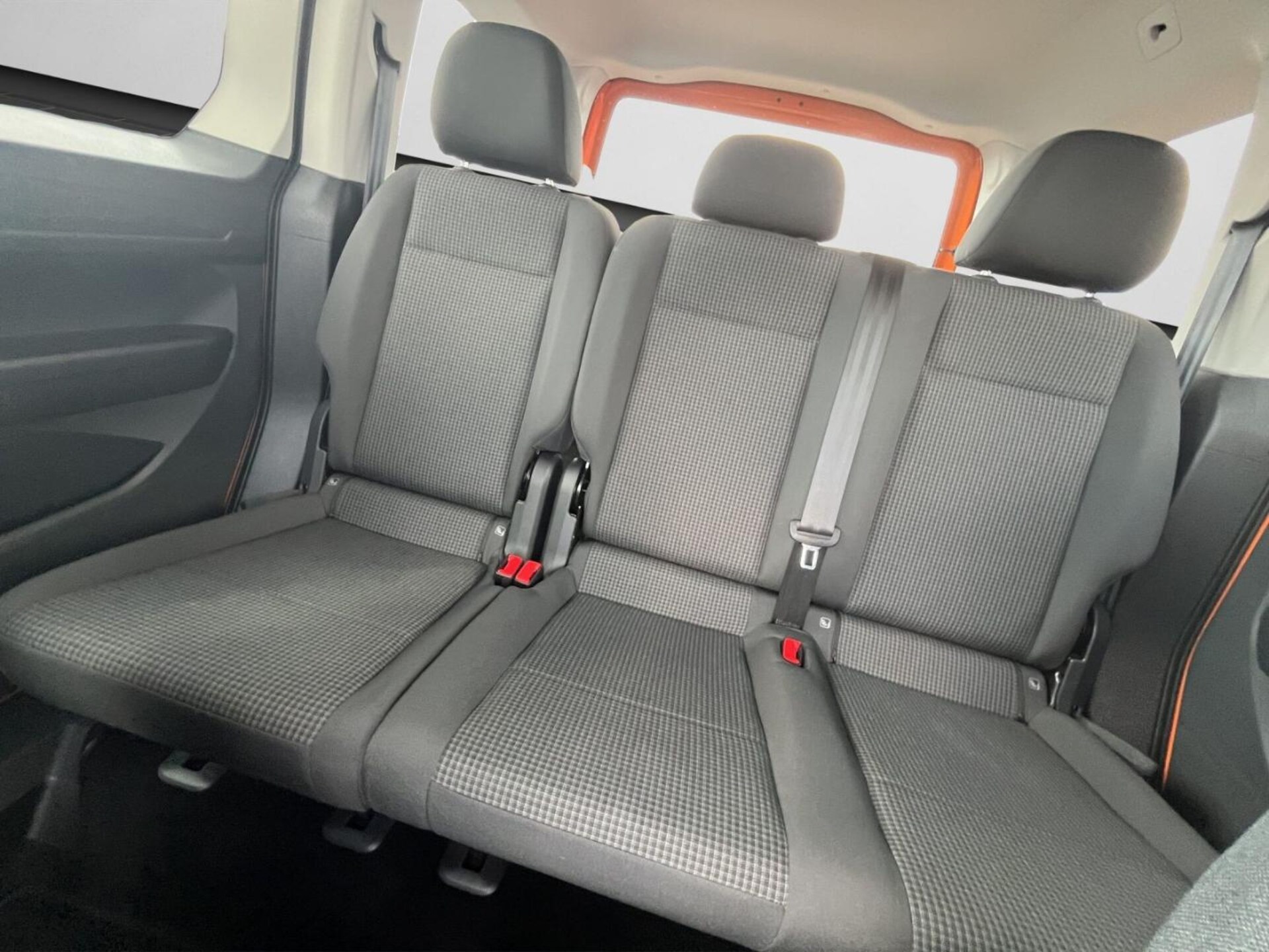 Volkswagen Caddy Basis-Modell