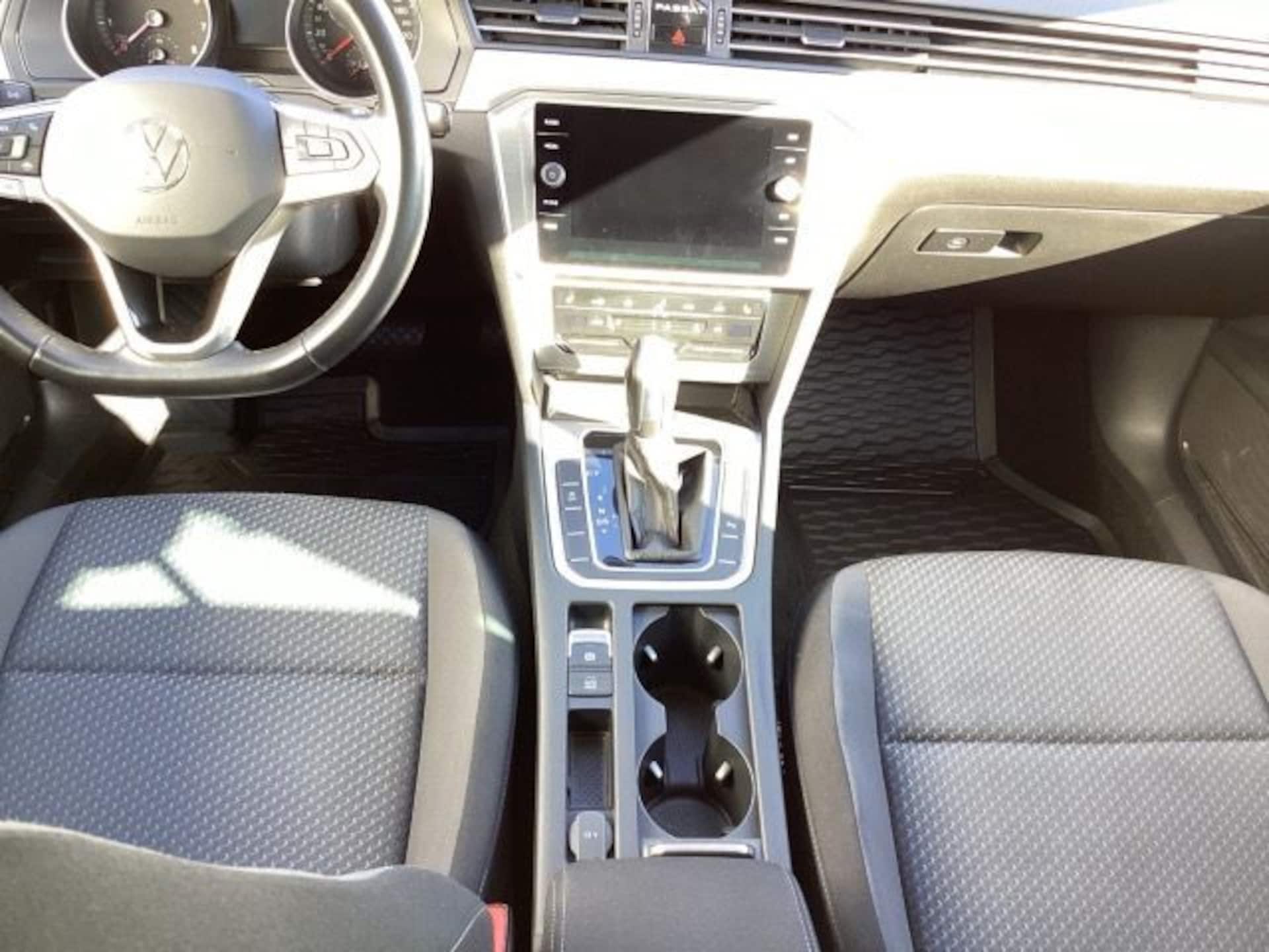 Volkswagen Passat Variant Basis-Modell