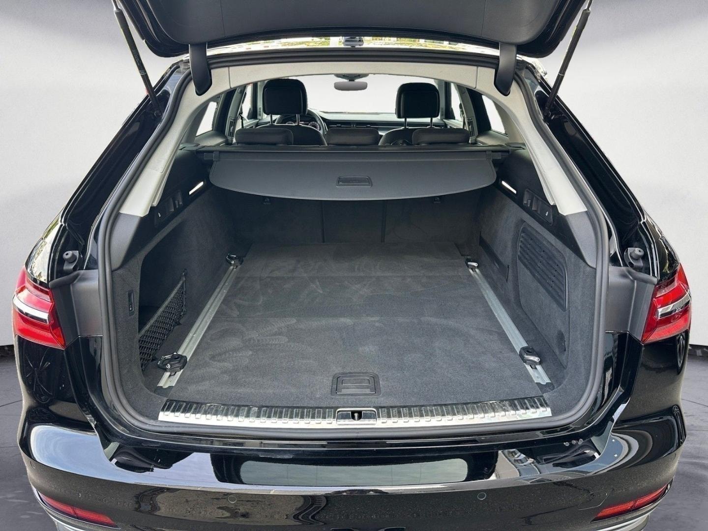 Bild über Audi A6 Avant advanced 45 TDI quattro S tronic - für weitere Informationen kontaktieren Sie den Audi Partner
