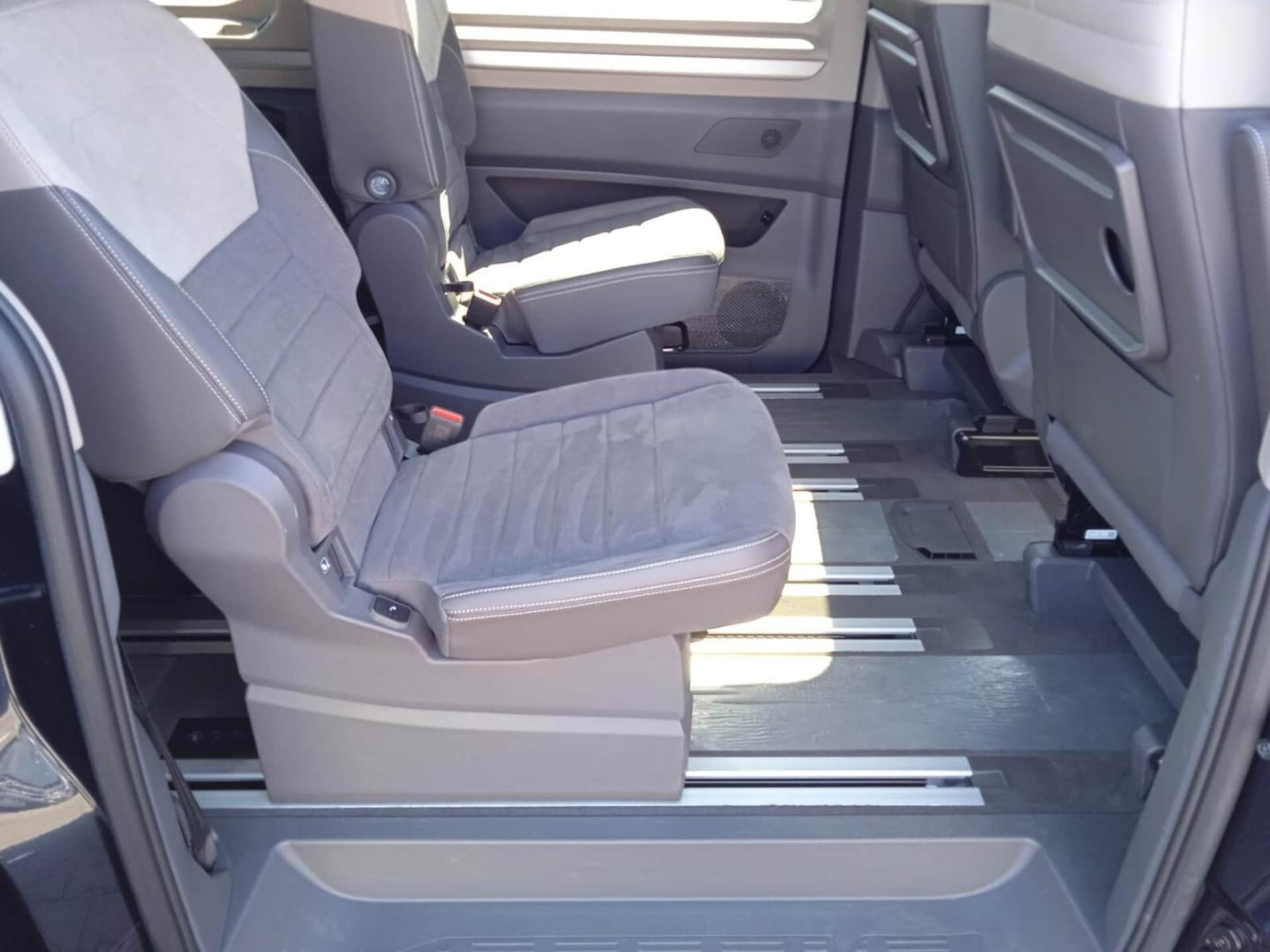 Volkswagen Multivan długi rozstaw osi Life