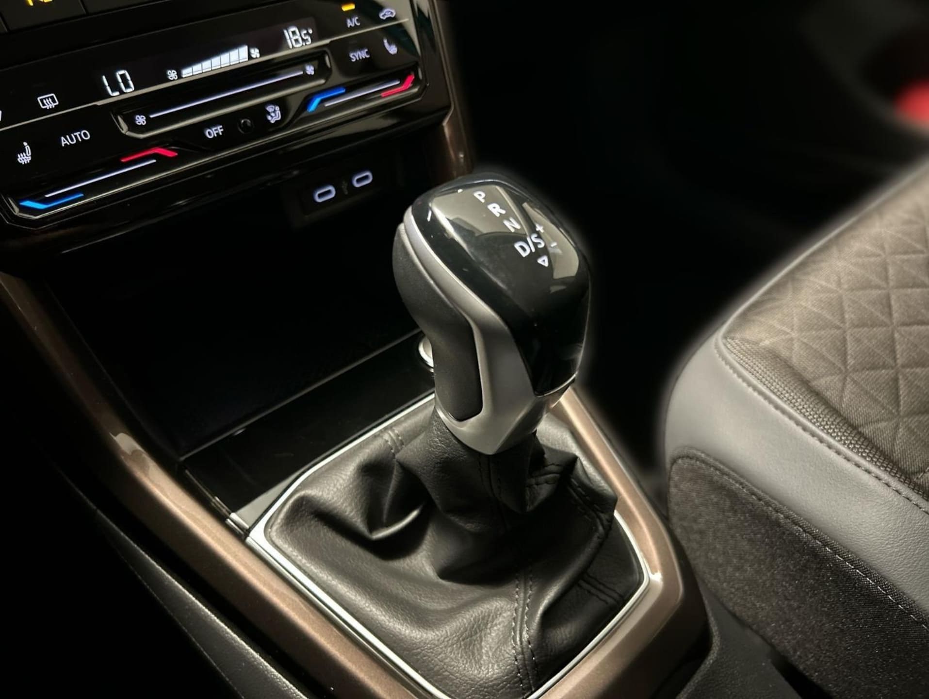 Volkswagen T-Cross Style
