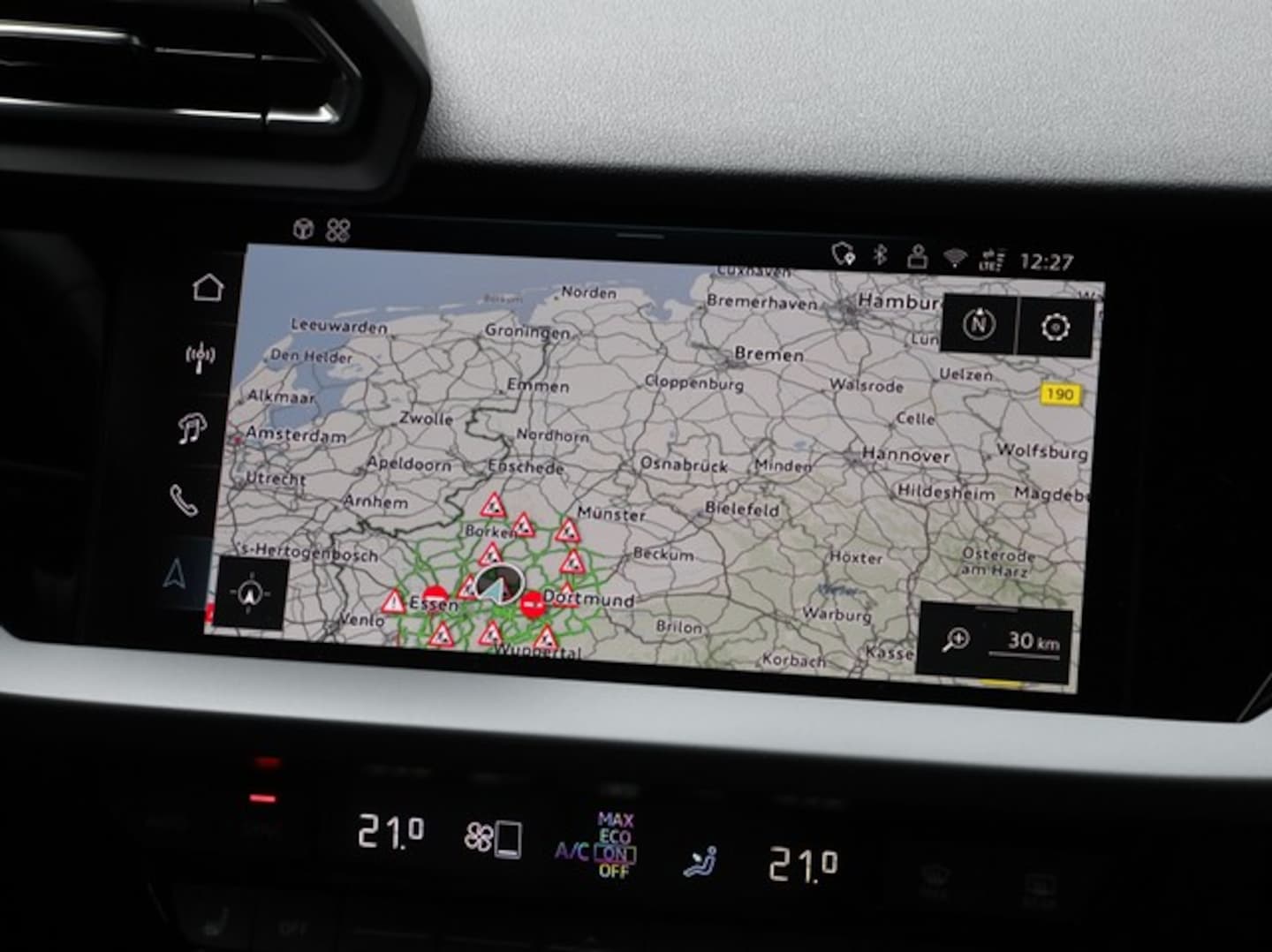 Bild über Audi A3 Sportback S line 35 TFSI S tronic - für weitere Informationen kontaktieren Sie den Audi Partner