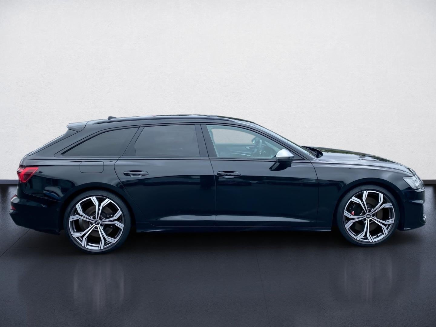 Bild über Audi S6 Avant S6 Avant TDI 253(344) kW(PS) tiptronic - für weitere Informationen kontaktieren Sie den Audi Partner