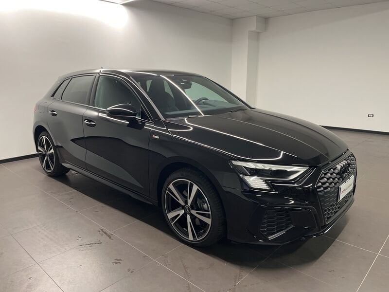 Immagine di Audi A3 Sportback TFSI e Identity Black 40 TFSI e 150 kW (204 CV) S tronic - Vista: for more details contact your dealer