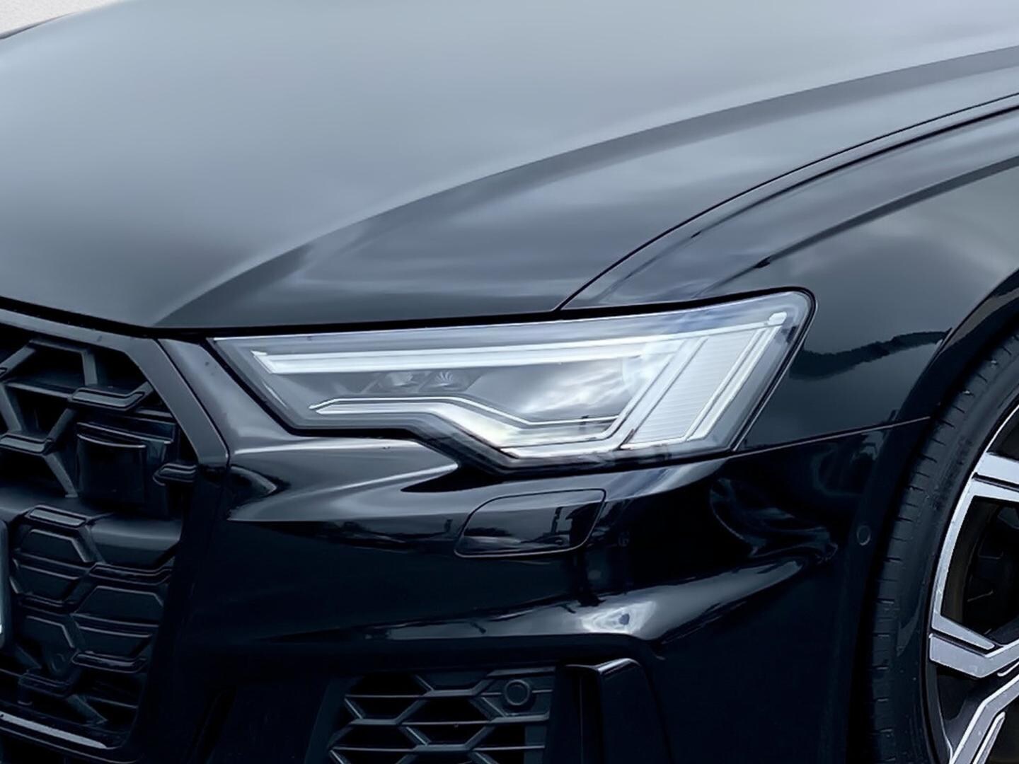 Bild über Audi S6 Avant S6 Avant TDI 253(344) kW(PS) tiptronic - für weitere Informationen kontaktieren Sie den Audi Partner