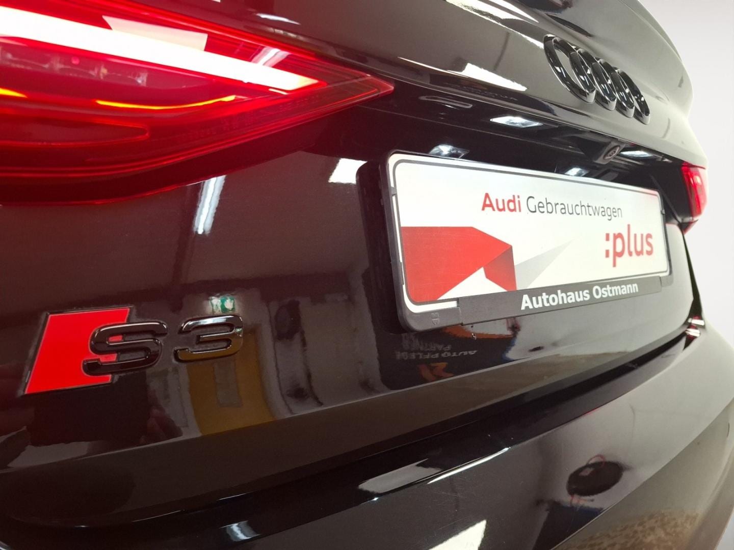 Bild über Audi S3 Limousine TFSI quattro S tronic - für weitere Informationen kontaktieren Sie den Audi Partner