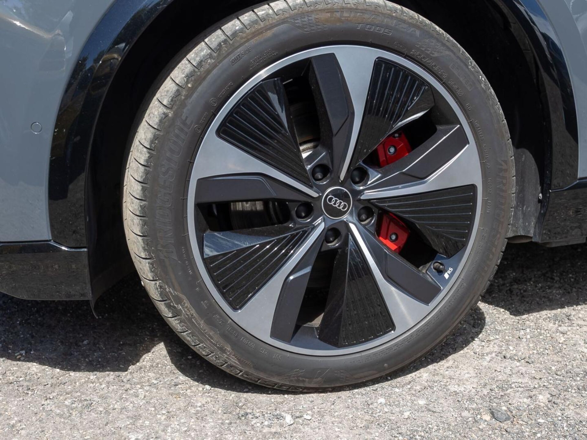 Audi SQ6 SUV e-tron
