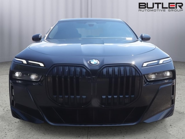2023 BMW 740