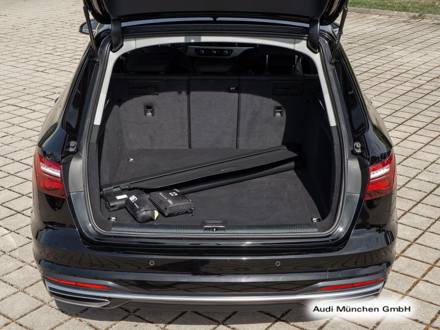 Bild über Audi A4 Avant advanced 40 TFSI S tronic - für weitere Informationen kontaktieren Sie den Audi Partner