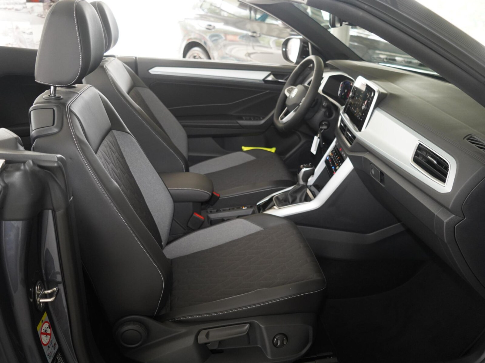 Volkswagen T-Roc Cabriolet – Bild 12