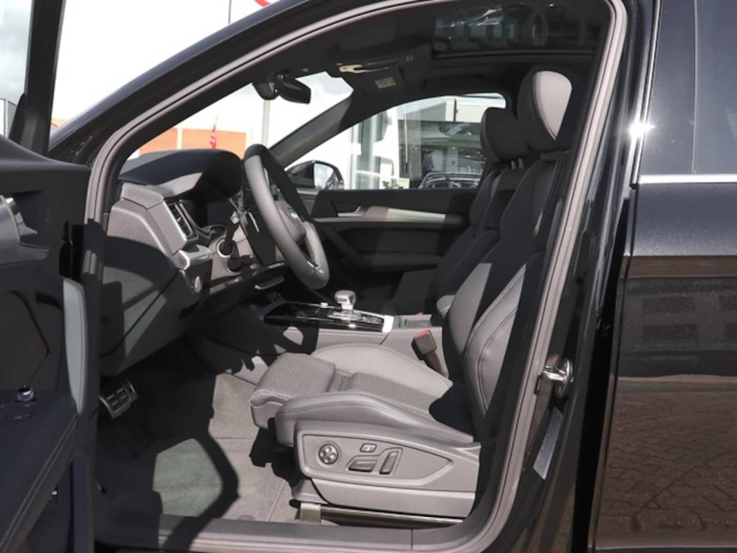 Bild über Audi Q5 40 TDI quattro S tronic - für weitere Informationen kontaktieren Sie den Audi Partner