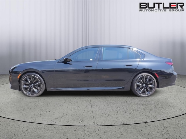 2023 BMW 740