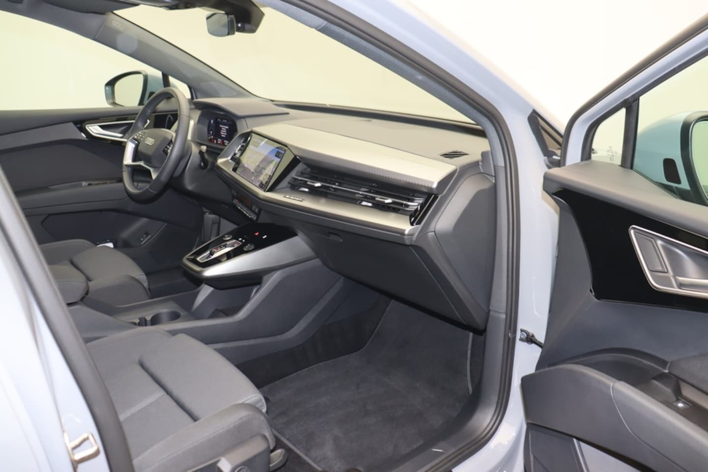 Bild über Audi Q4 e-tron 45 e-tron - für weitere Informationen kontaktieren Sie den Audi Partner