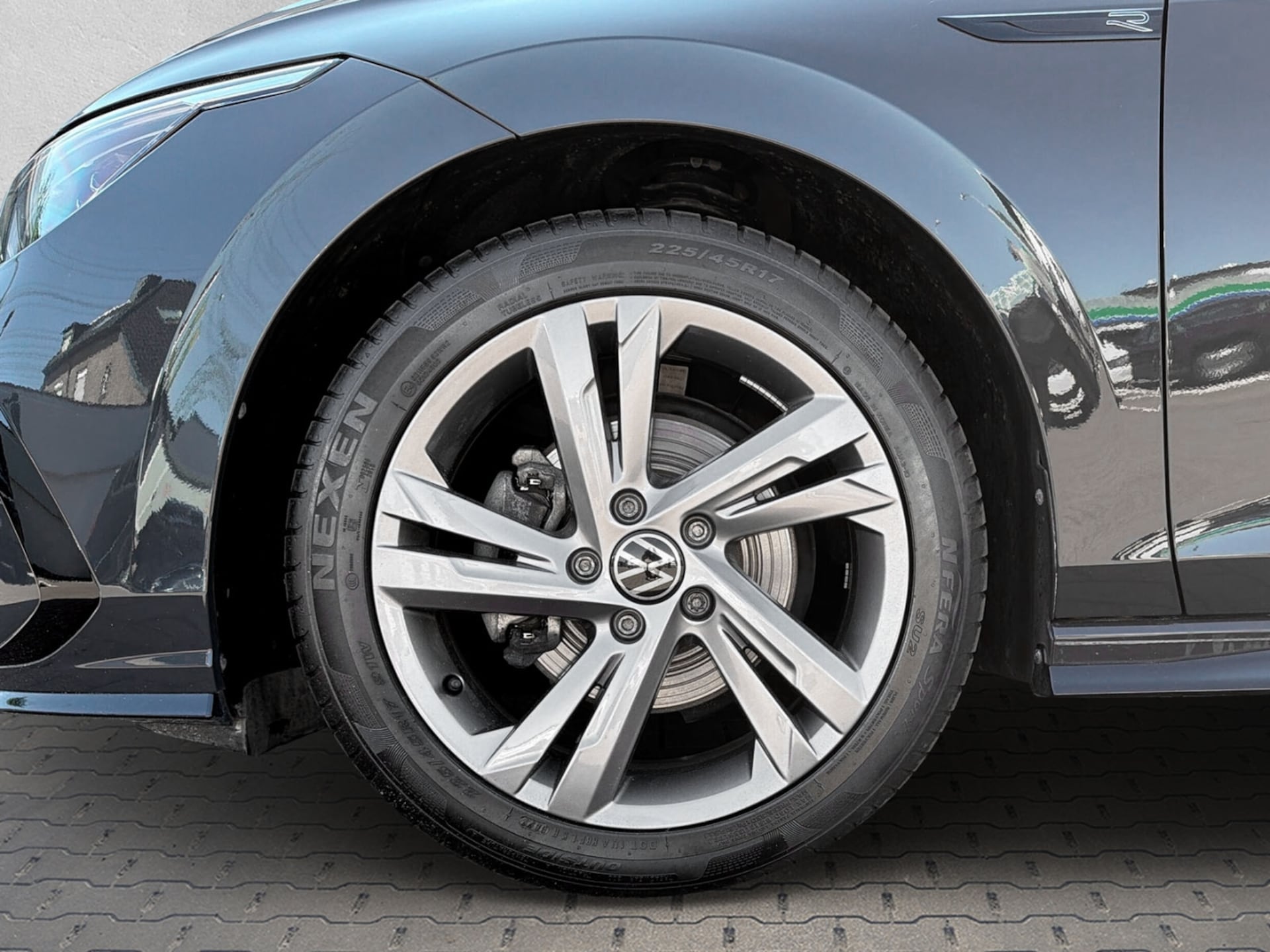 Volkswagen Golf R-Line