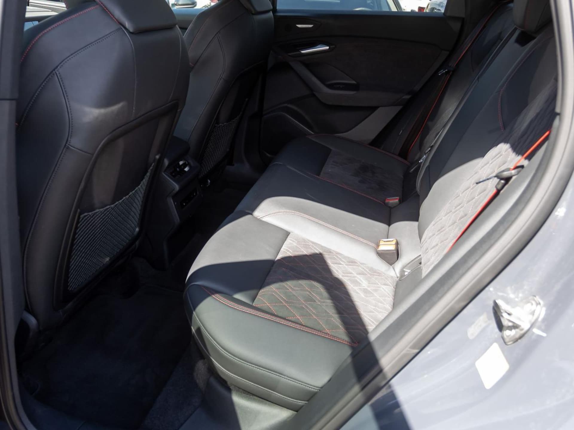 Audi SQ6 SUV e-tron
