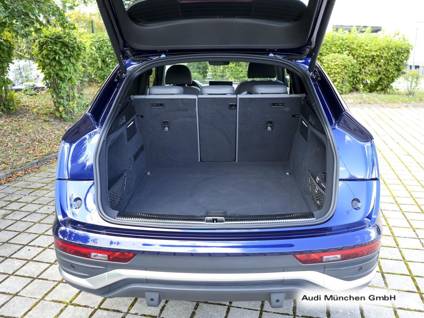 Bild über Audi Q5 Sportback 40 TFSI quattro S tronic - für weitere Informationen kontaktieren Sie den Audi Partner