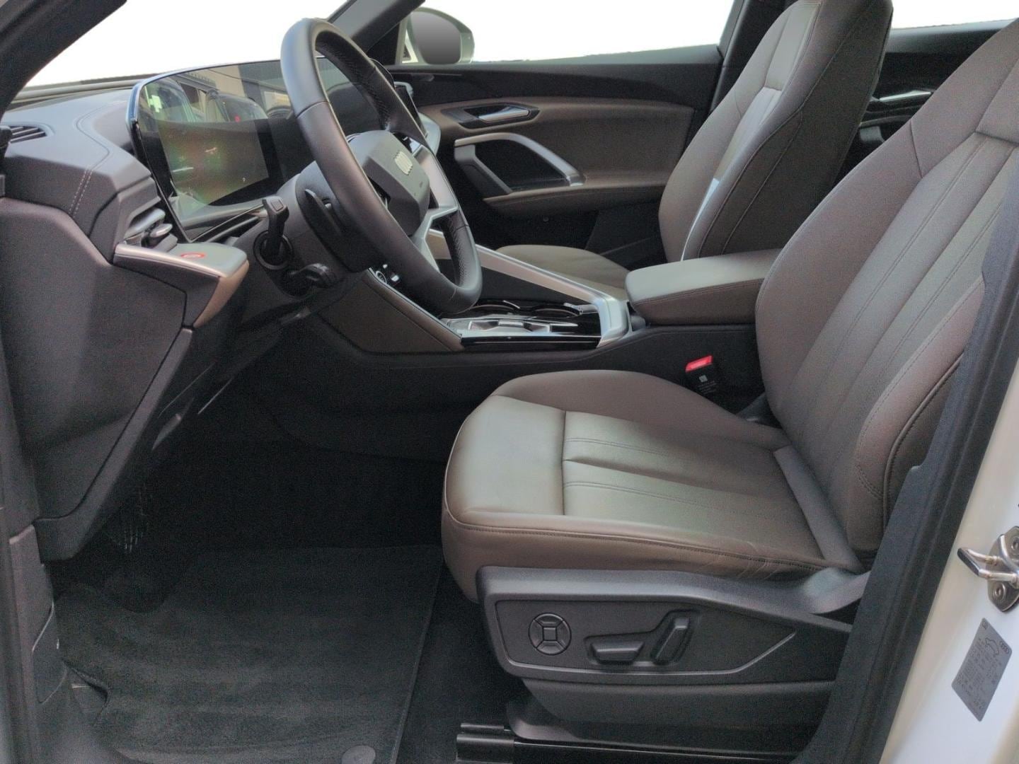 Bild über Audi Q5 SUV TDI quattro 150 kW S tronic - für weitere Informationen kontaktieren Sie den Audi Partner