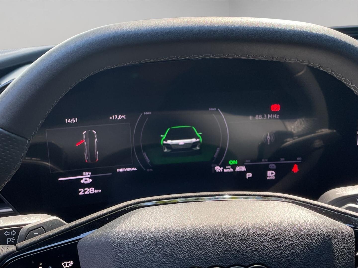 Bild über Audi A6 Avant e-tron e-tron quattro - für weitere Informationen kontaktieren Sie den Audi Partner
