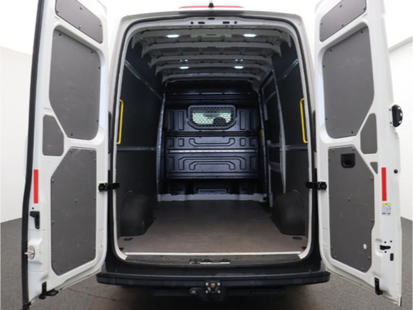 Volkswagen Crafter Kasten mittlerer Radstand – Bild 6