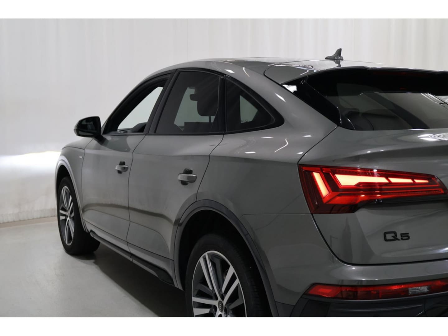 Bild über Audi Q5 Sportback 40 TFSI quattro S tronic - für weitere Informationen kontaktieren Sie den Audi Partner