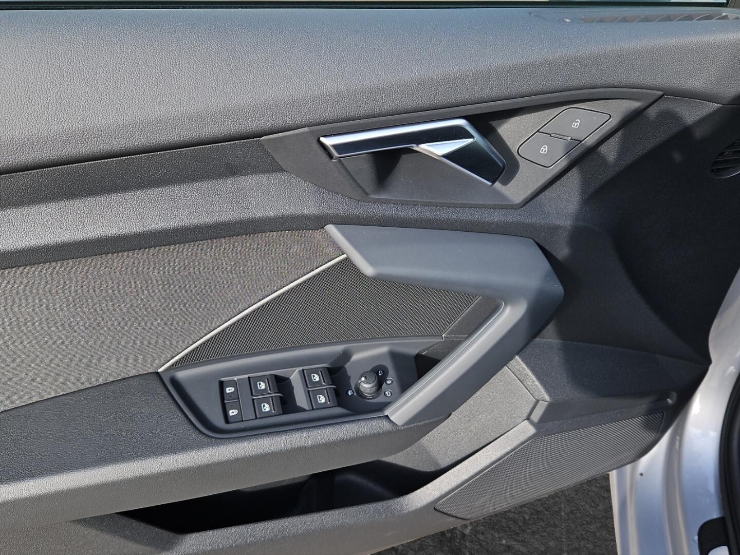 Bild über Audi A3 Sportback advanced 30 TDI Schaltgetriebe - für weitere Informationen kontaktieren Sie den Audi Partner
