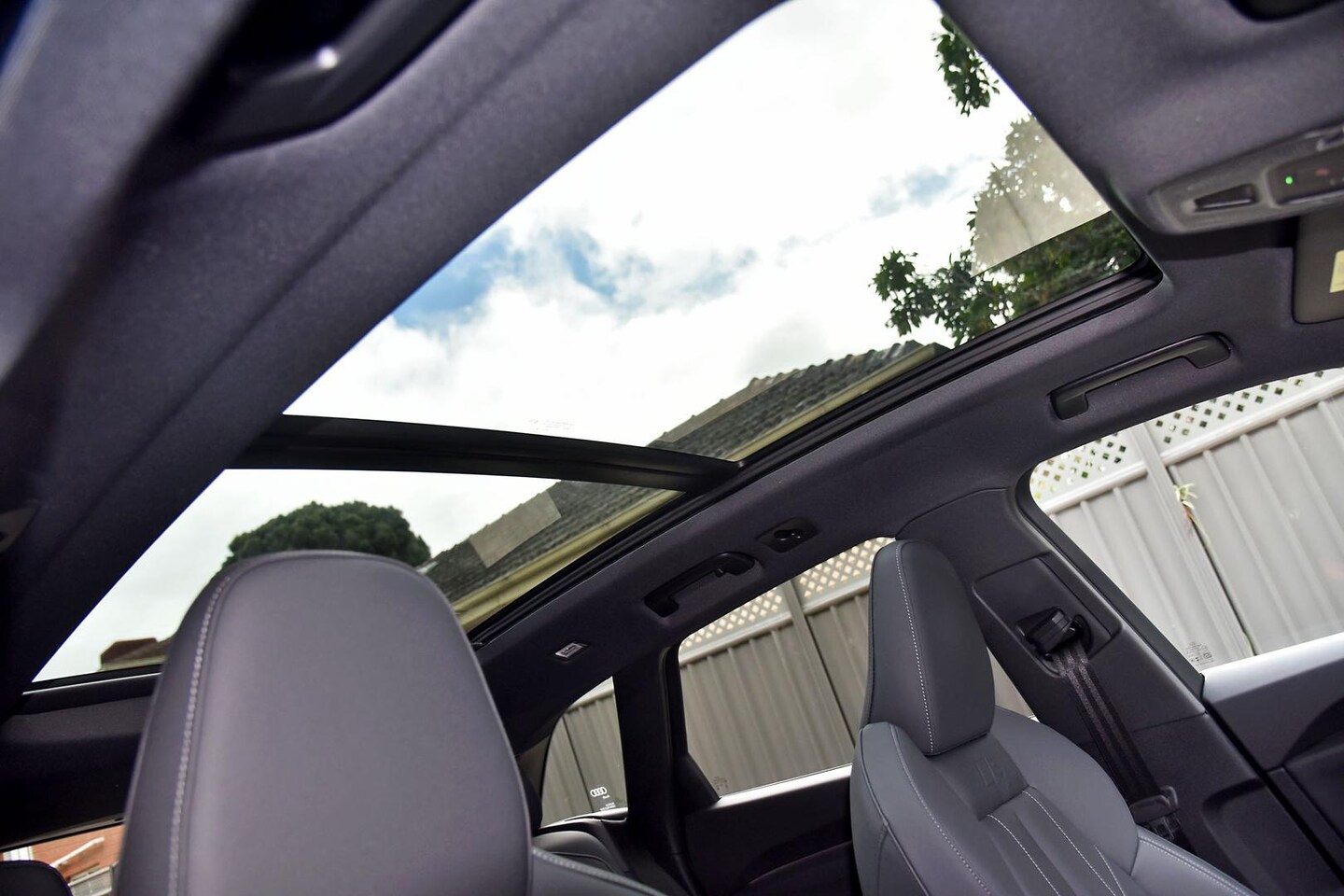 Image about Audi Q5 SUV e-hybrid quattro S tronic