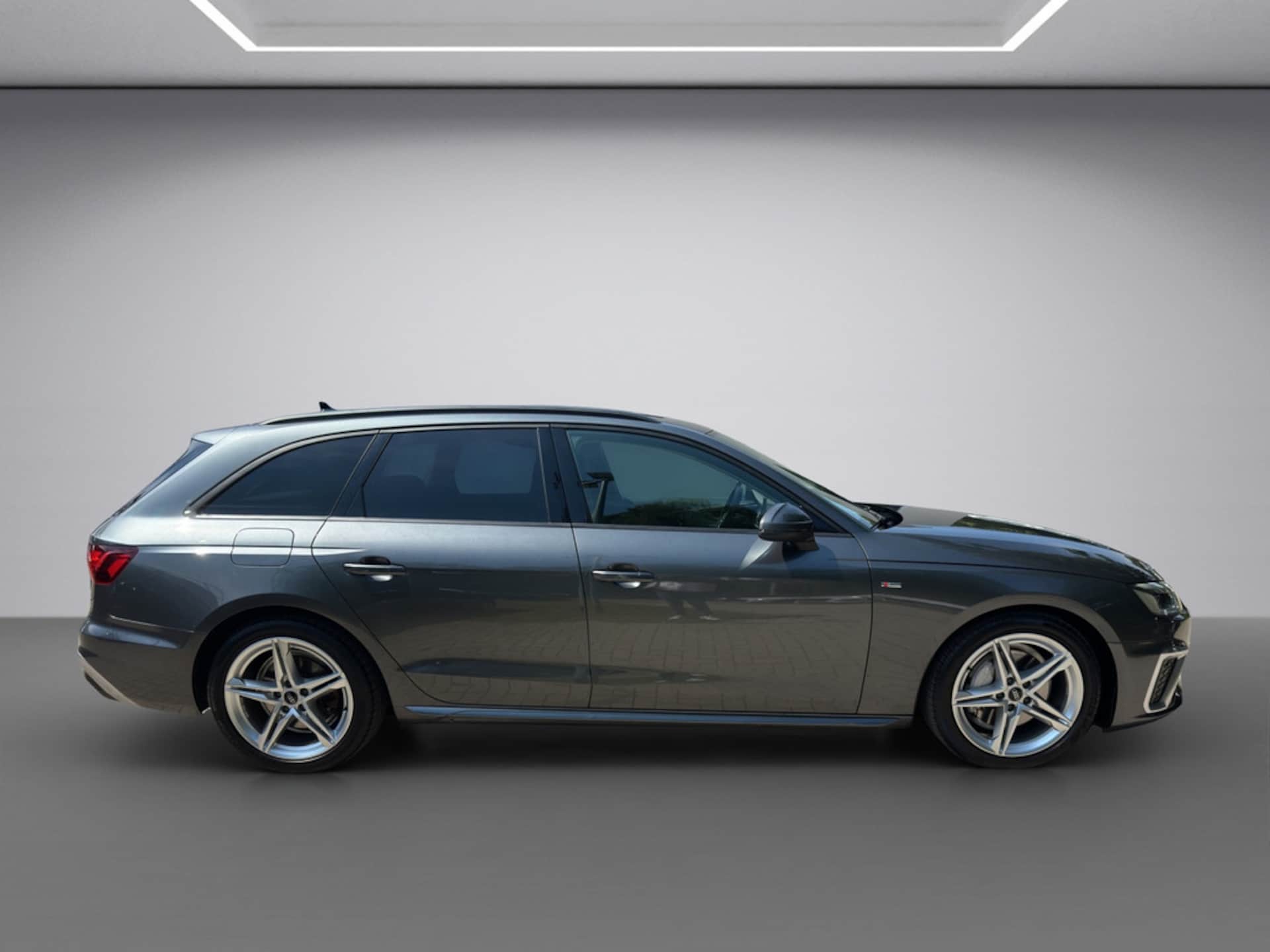 Audi A4 Avant S line