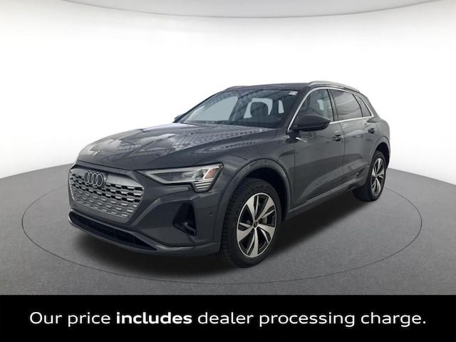 Photo of 2024 Audi Q8 e-tron 