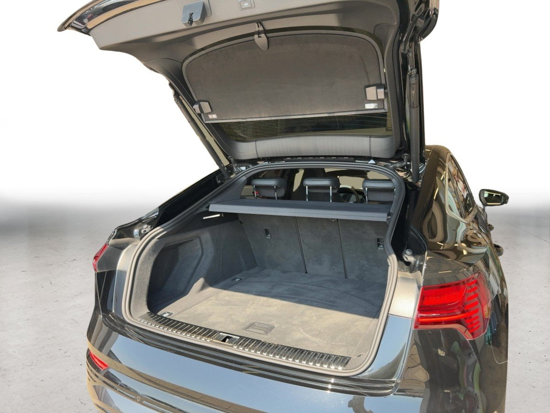 Audi Q8 Sportback e-tron Advanced