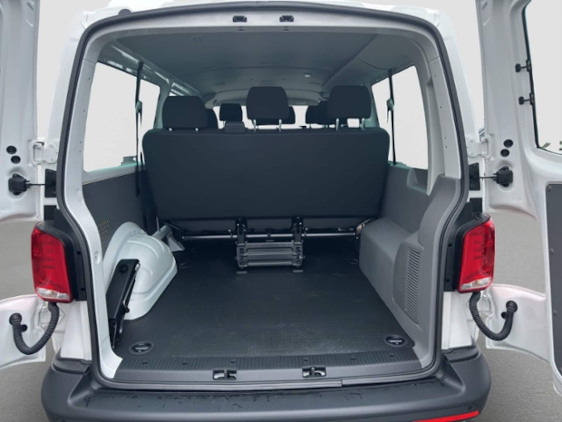 Volkswagen T6.1 Transporter Kombi langer Radstand