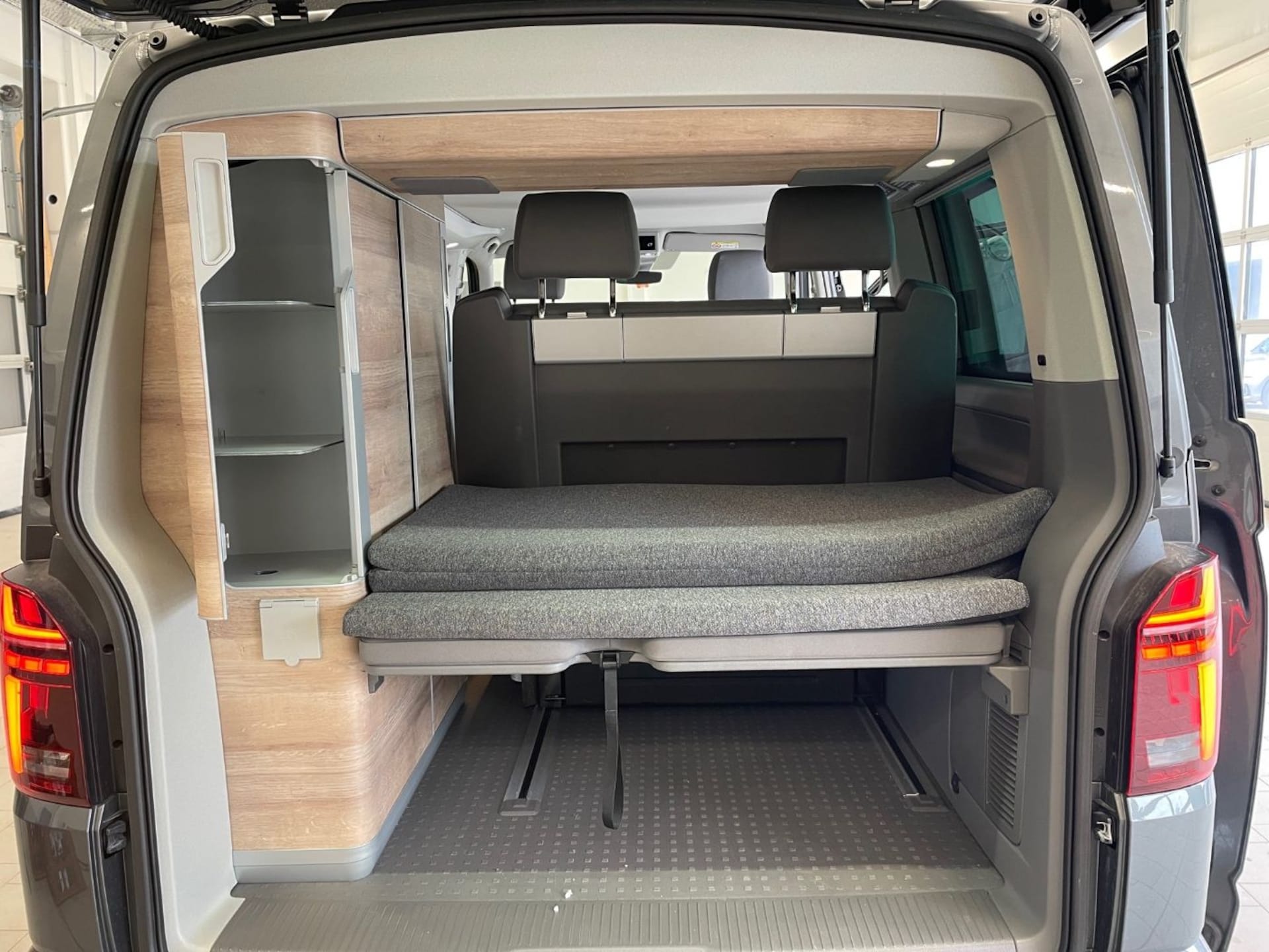 Volkswagen T6.1 California Ocean
