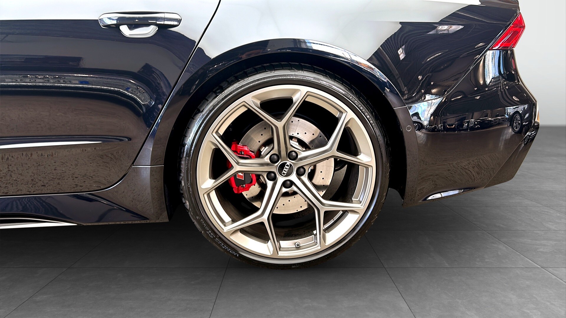 Bild som visar&nbsp;Audi RS 7 Sportback&nbsp;RS 7 Sportback performance 630 hk tiptronic - för mer information kontakta din Audi Partner