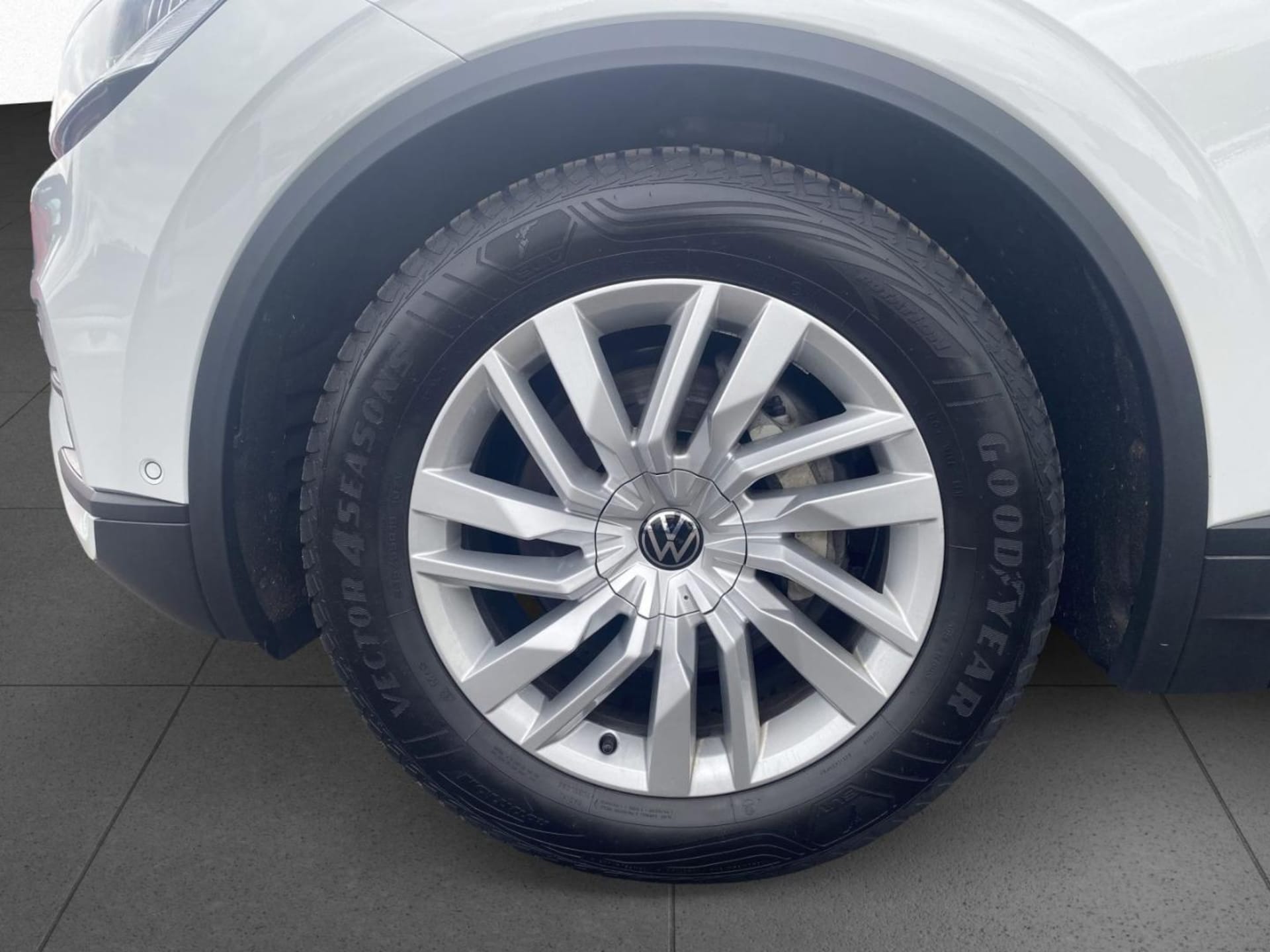 Volkswagen Touareg Basis-Modell