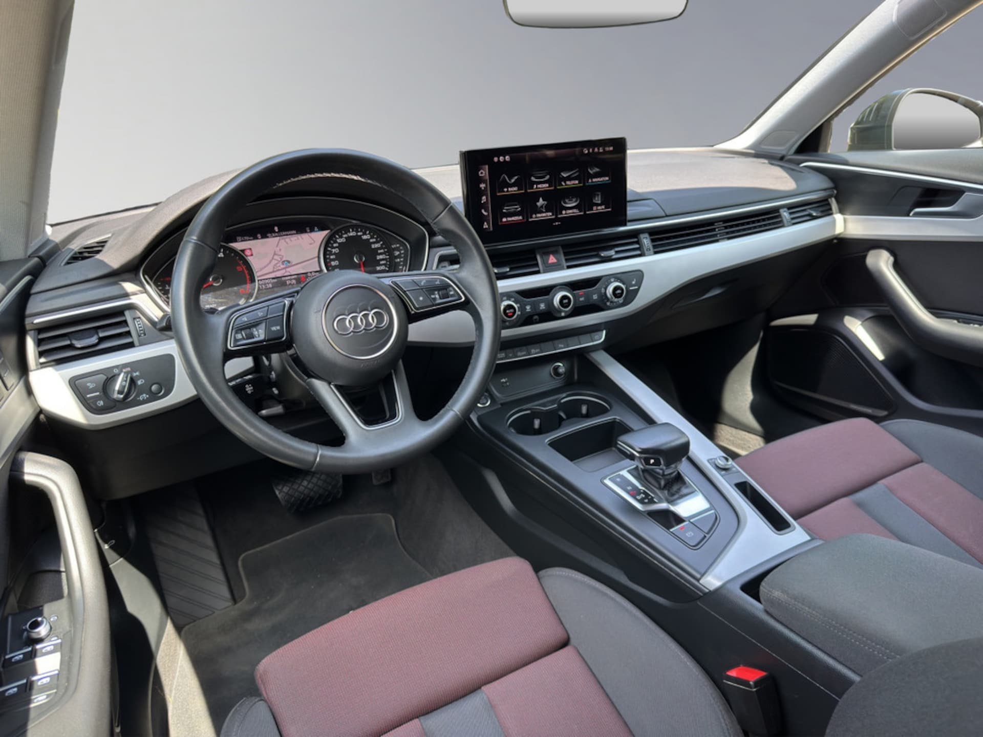 Audi A4 Avant S line