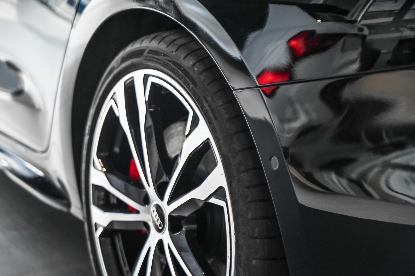 Image about Audi A5 Avant TFSI e e-hybrid quattro 270 kW S tronic