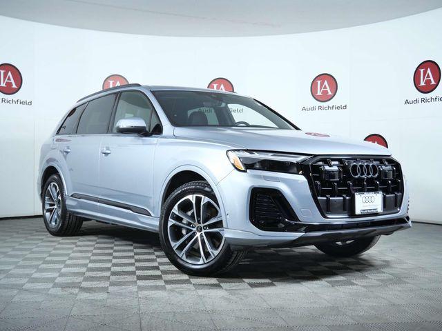 2025 Audi Q7 45 Premium Plus quattro Tiptronic's photo