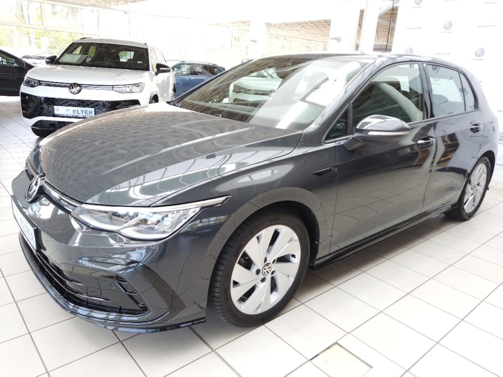 Volkswagen Golf R-Line