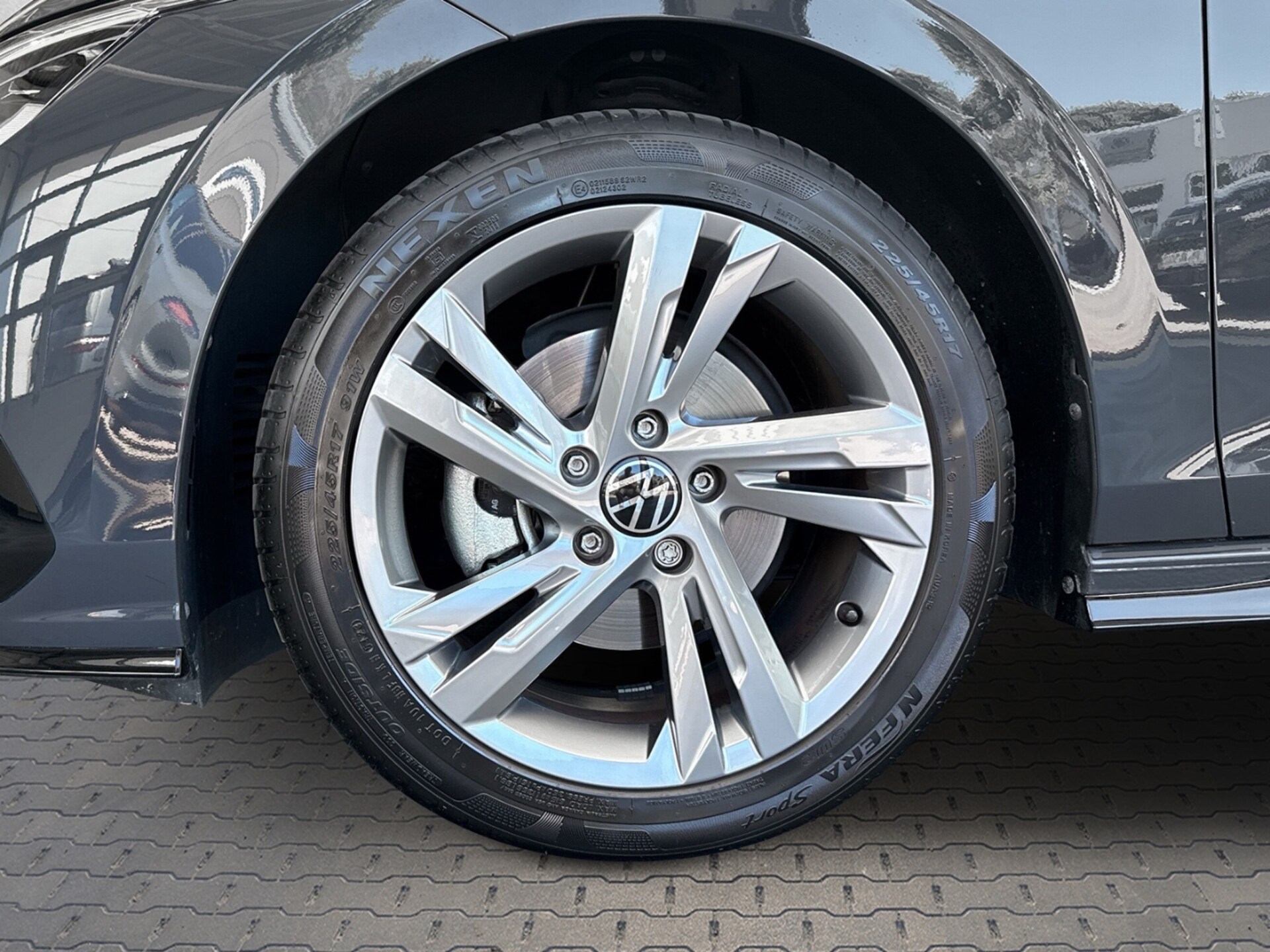 Volkswagen Golf R-Line