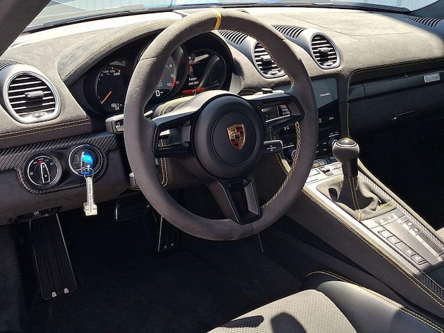 2025 Porsche 718 Cayman