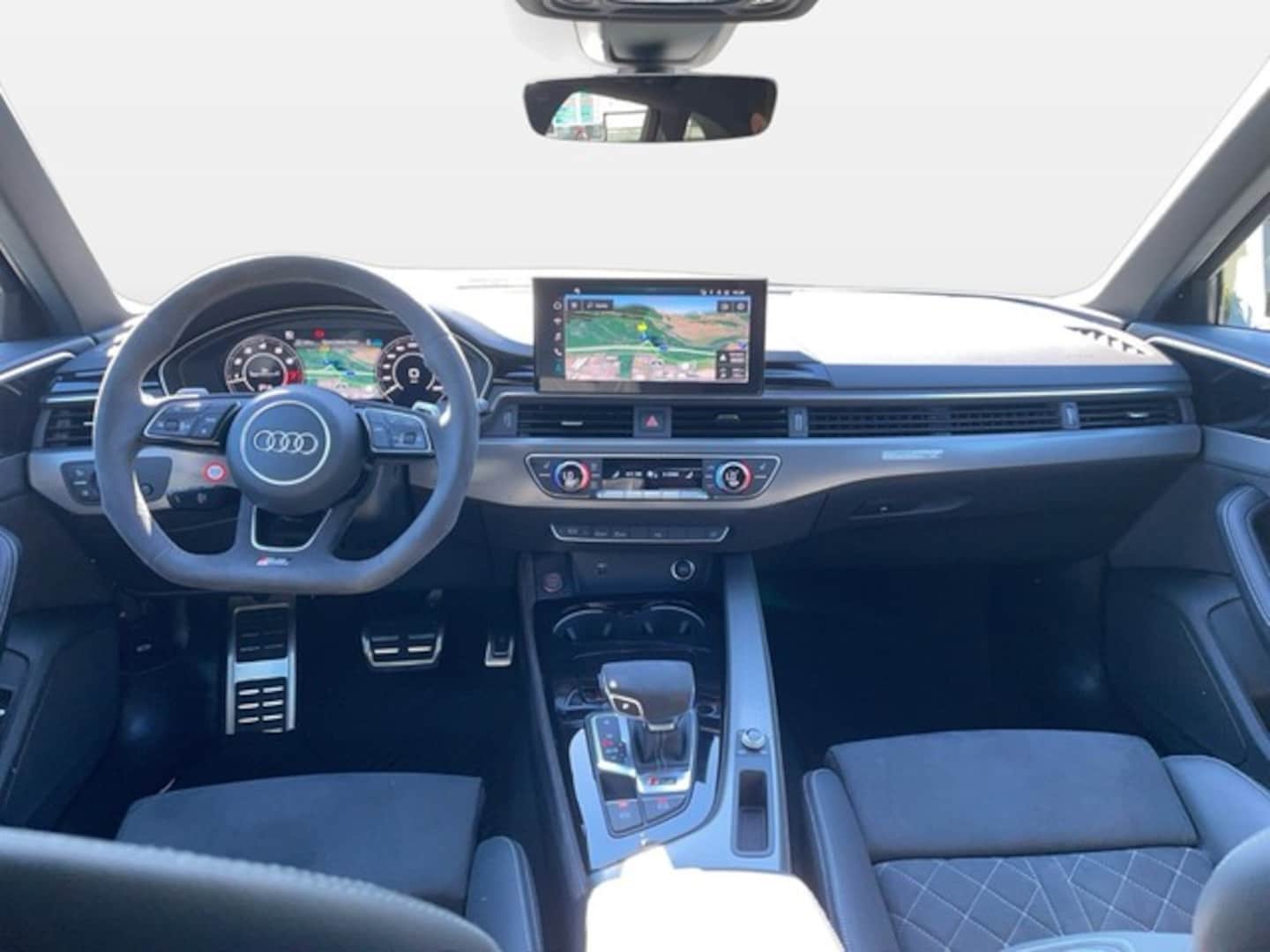 Bild über Audi RS 4 Avant TFSI quattro tiptronic - für weitere Informationen kontaktieren Sie den Audi Partner