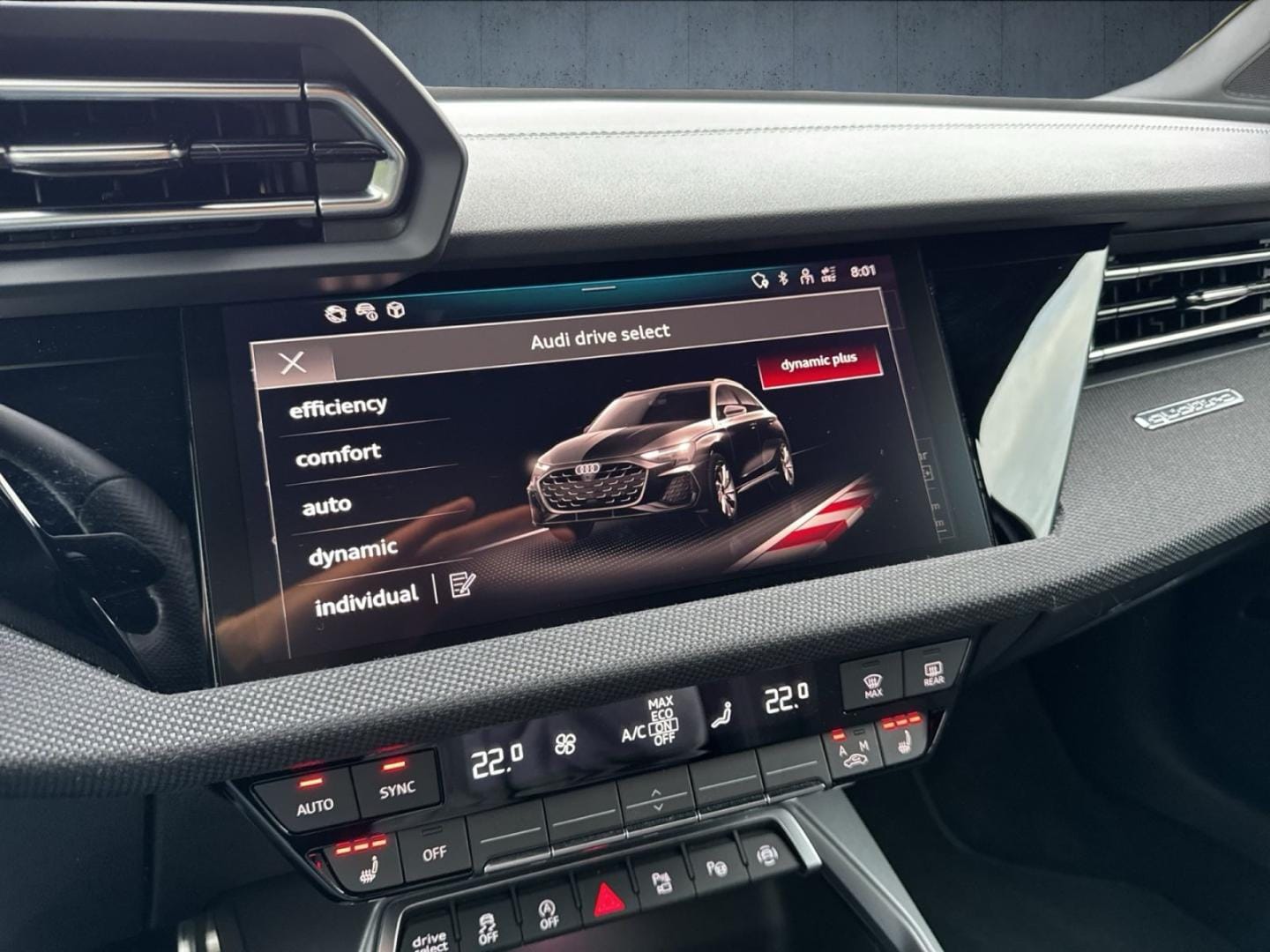 Bild über Audi S3 Sportback TFSI quattro S tronic - für weitere Informationen kontaktieren Sie den Audi Partner