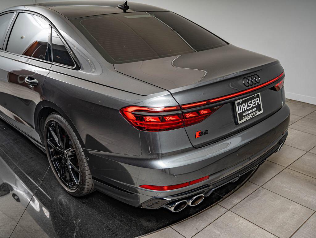 2022 Audi S8 Base - Photo 18