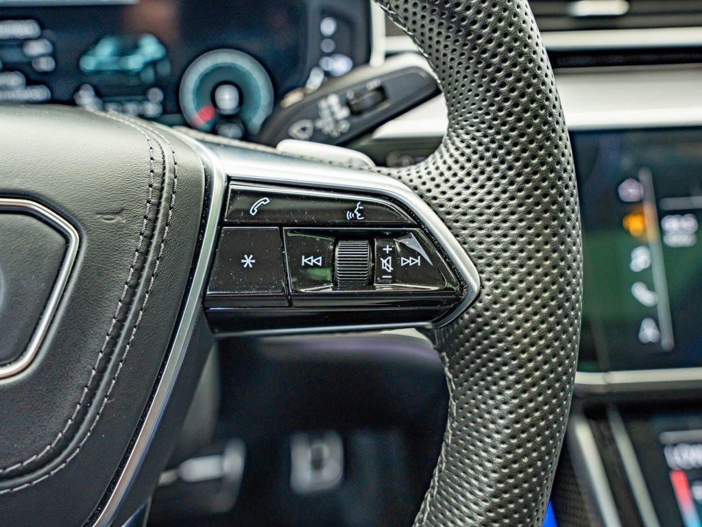 2022 Audi S8 Base - Photo 24