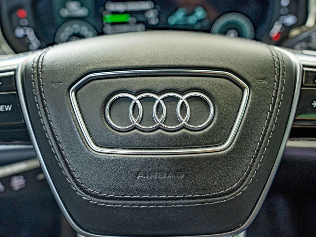 2022 Audi S8 Base - Photo 25
