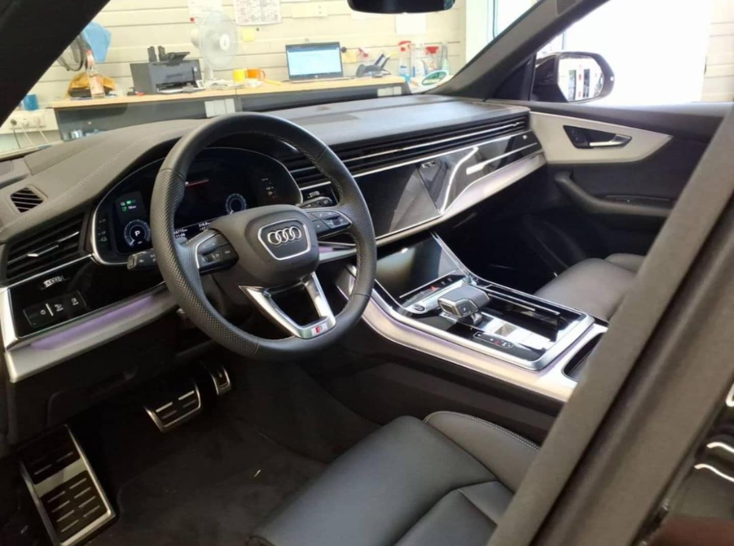 Bild über Audi Q8 SUV TFSI e S line business TFSI e quattro 290 kW tiptronic - für weitere Informationen kontaktieren Sie den Audi Partner