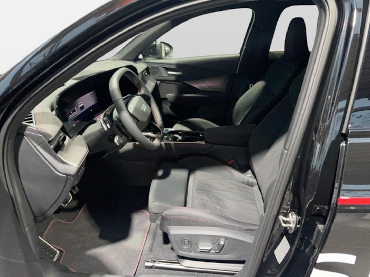 Bild über Audi Q3 SUV TFSI quattro 195 kW S tronic - für weitere Informationen kontaktieren Sie den Audi Partner